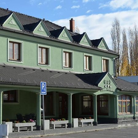 G&G Penzion Sala Екстер'єр фото